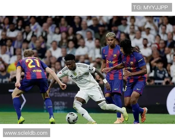 皇马逆袭巴萨重返榜首，梅西赛后愤怒质疑裁判公正性